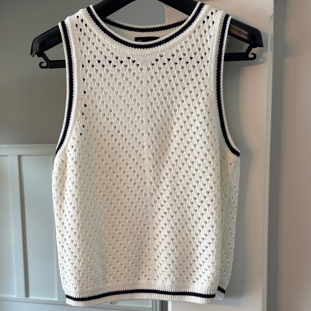 GAP Off White Knit Tank Top with Navy Trim